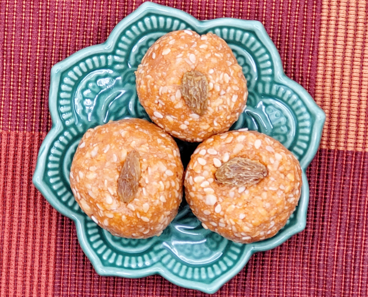 Desi Ghee Til Pinni
