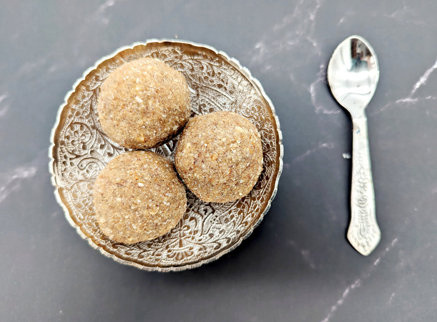 Desi Ghee Panjeeri Ladoo